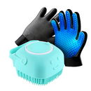 Kit de Higiene para Cães e Gatos – Luva Tira Pelos + Escova Massageadora com Dispenser