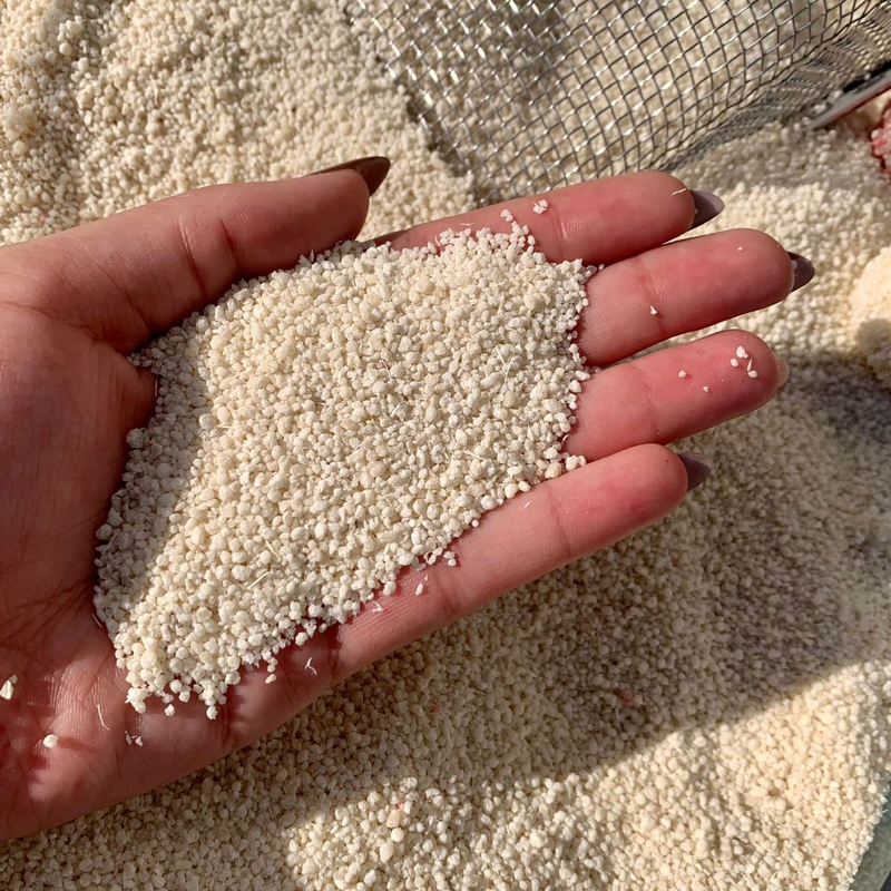 Areia Higiênica Biodegradável para Gatos - Catbio Mandioca - Forma Torrão, Sem Odor, Super Premium